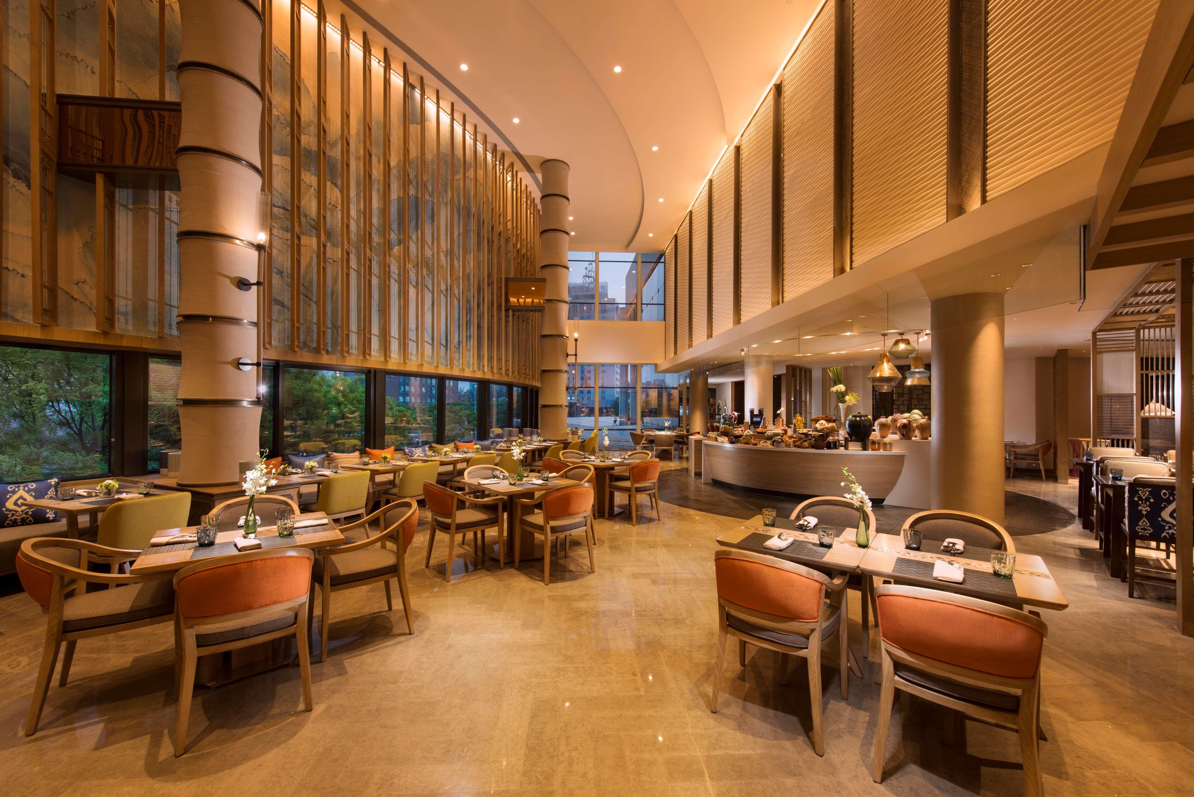 Отель Hilton Пекин Экстерьер фото